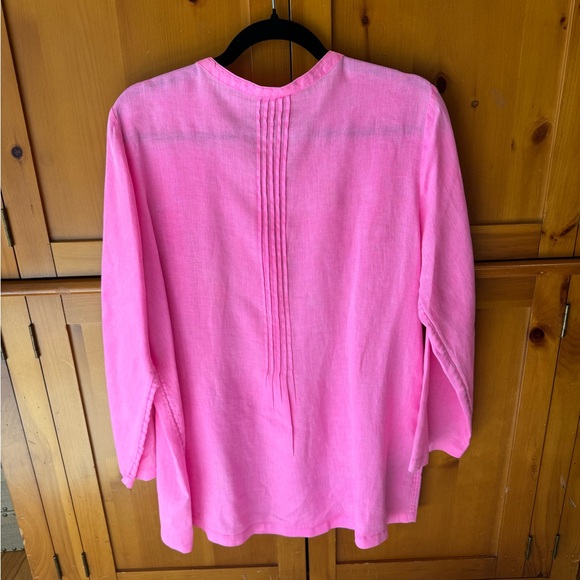 Gently worn pink Lilly Pulitzer top! - Picture 2 of 4